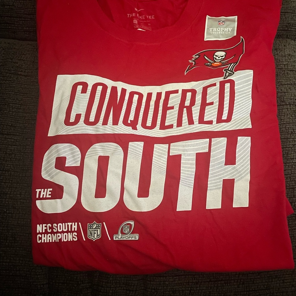 Nike xl red Trophy collection tee